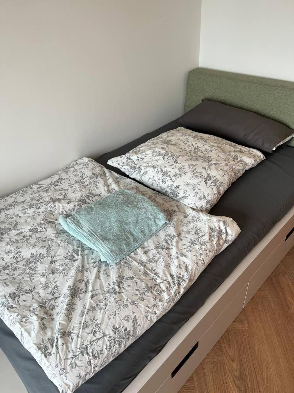 Cozy Modern Studio Next To Easy Side Galley Berlin Eksteriør billede